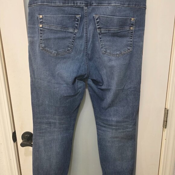 Rock & Republic Pull-On Cropped Jeans | Size 16 | Stretch Denim Blue Jeggings - Picture 13 of 15